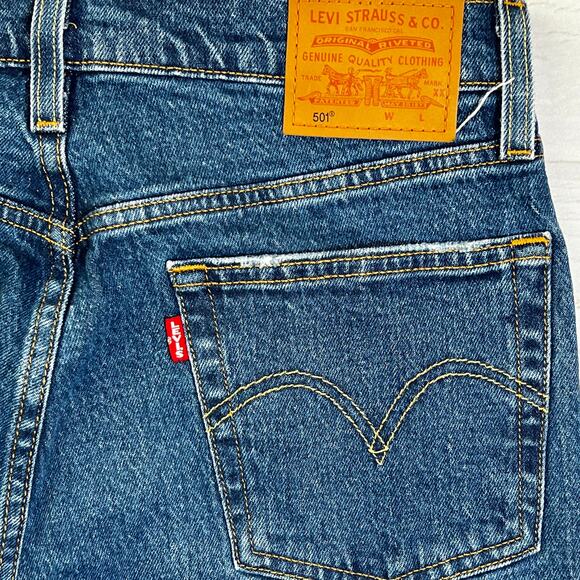 Levi's Premium Raw Hem Distressed Jeans Womens W27 L26 Blue Medium Wash Mid Rise - Picture 4 of 10